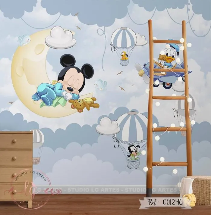 Papel de Parede Mickey Baby com Nuvens