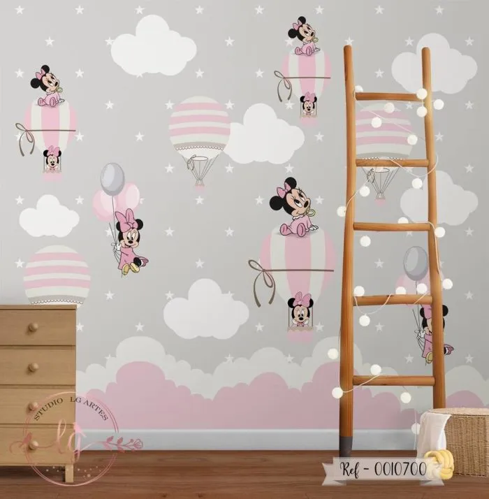 Papel de Parede Minnie com Balões e Nuvens